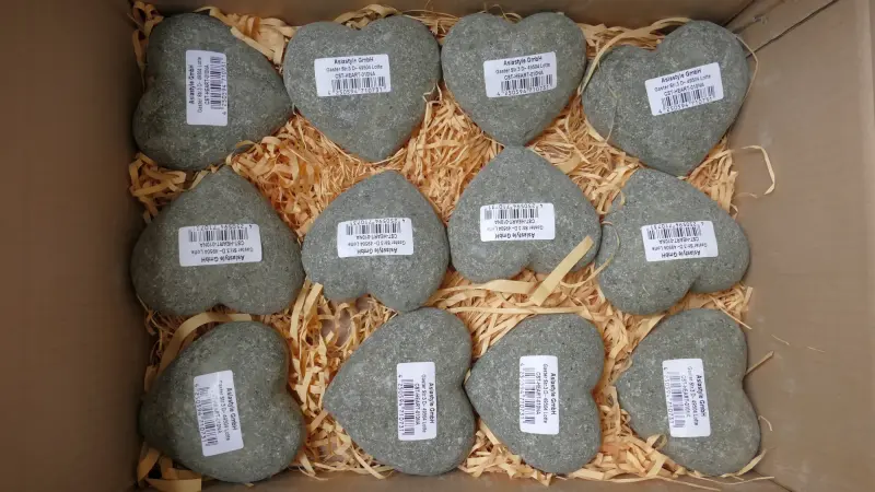 Product image 6 of the product “Heart, approx. 10cm, natural stone 10 cm”